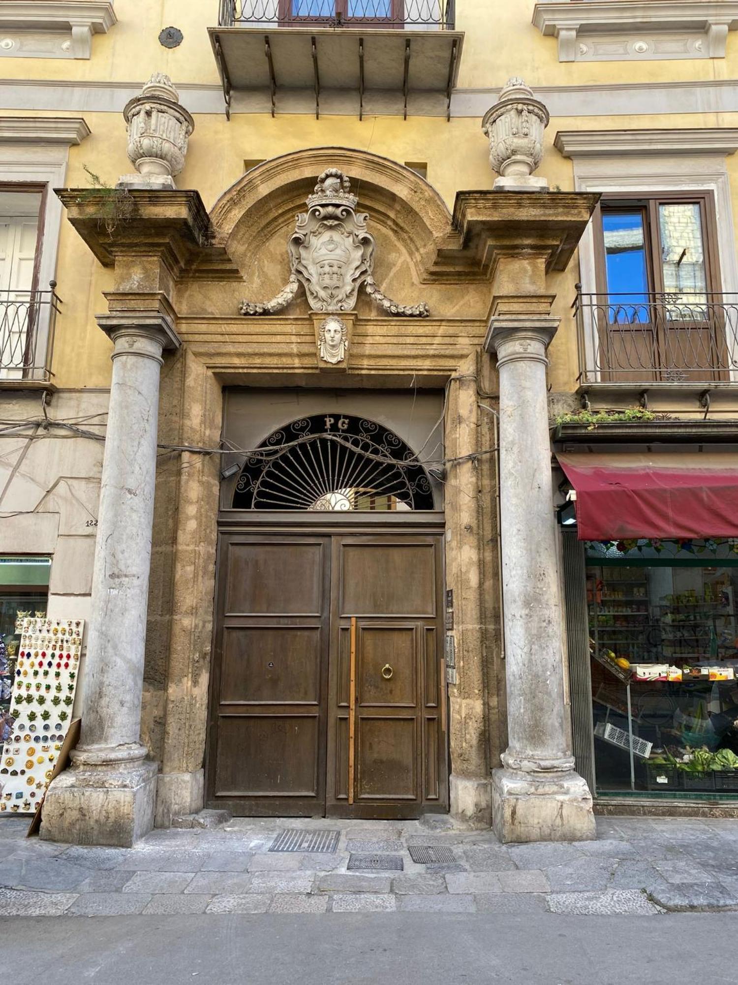 Pia'S Home In Pieno Centro Storico Palermo Exterior photo
